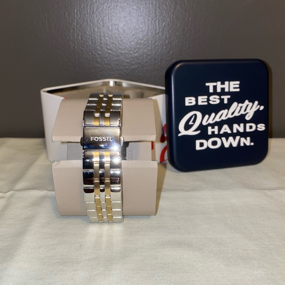Men’s FOSSIL Watch - Picture 4 of 5